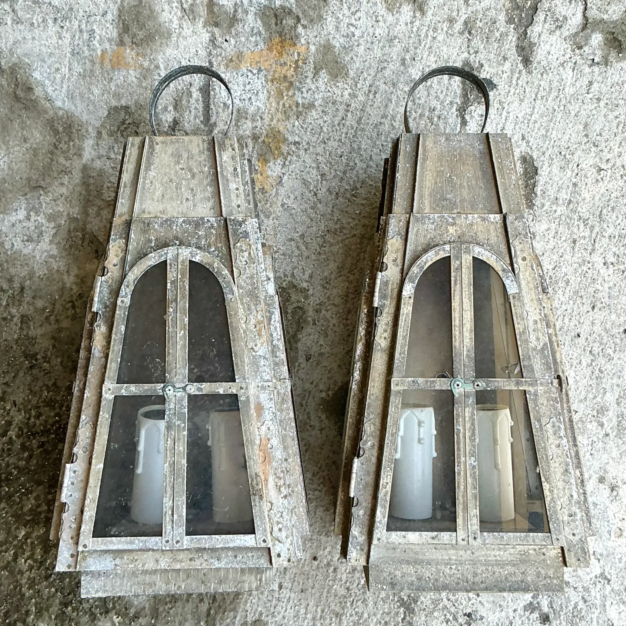 Vintage Boho Patinated Arts and Crafts Exterior Light Sconce — additional photo 2