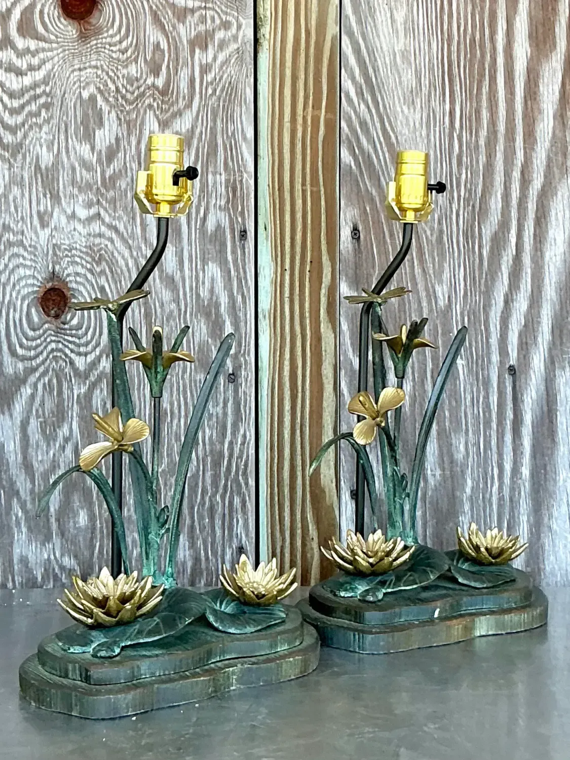 Vintage Boho Patinated Bronze Lily Pad Lamp — additional photo 2