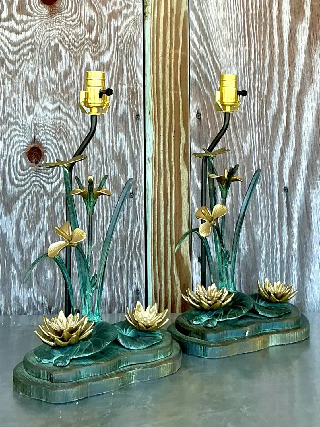 Vintage Boho Patinated Bronze Lily Pad Lamp — additional photo 8