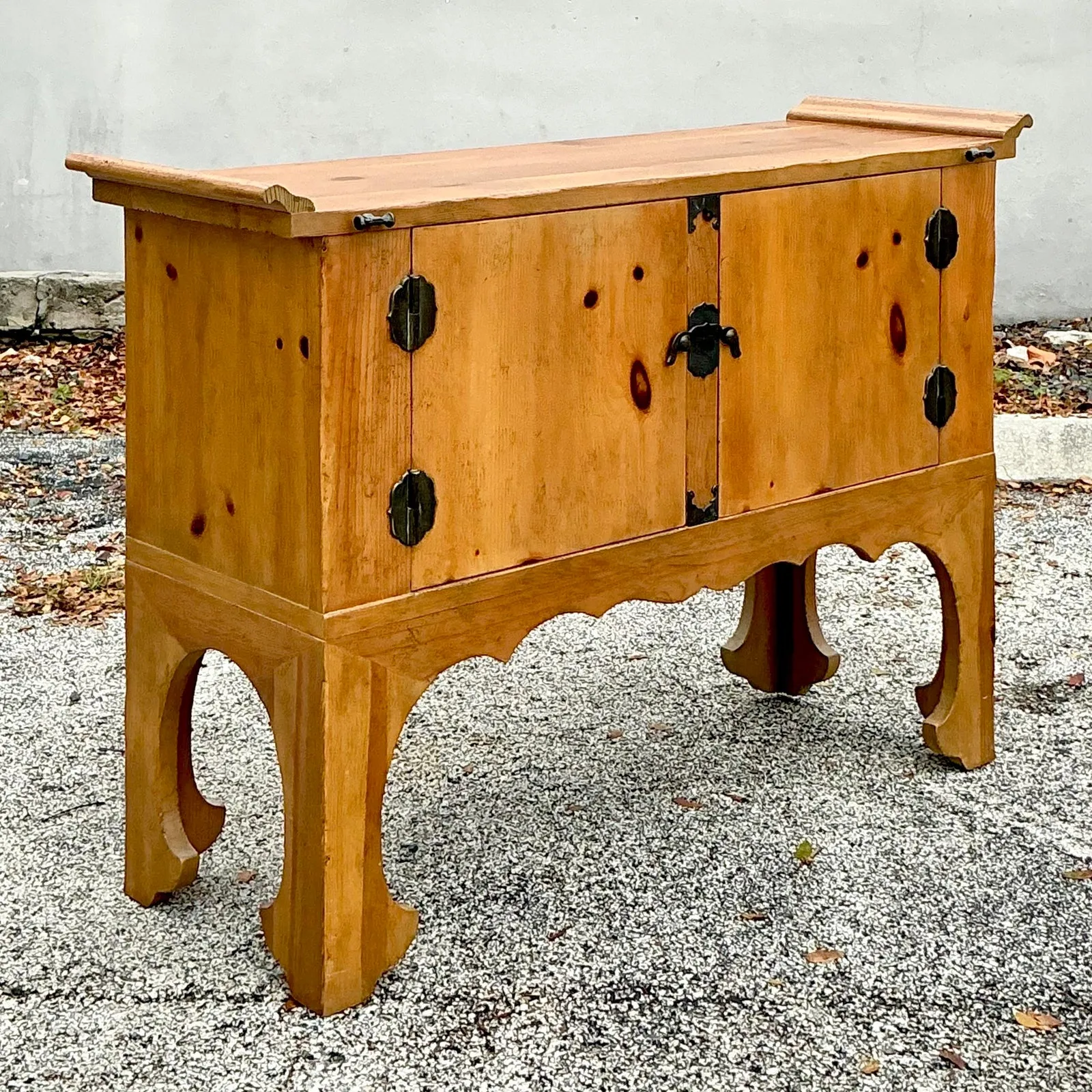 Vintage Boho Pine Pagoda Dry Bar — additional photo 3