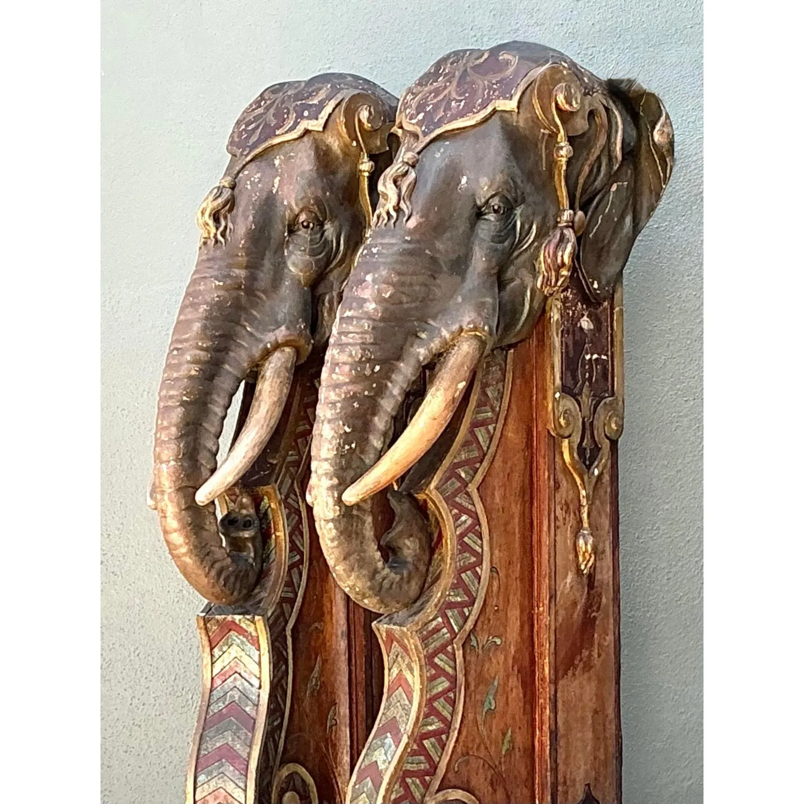 Vintage Boho Polychromed Elephant Statues - A Pair — additional photo 5