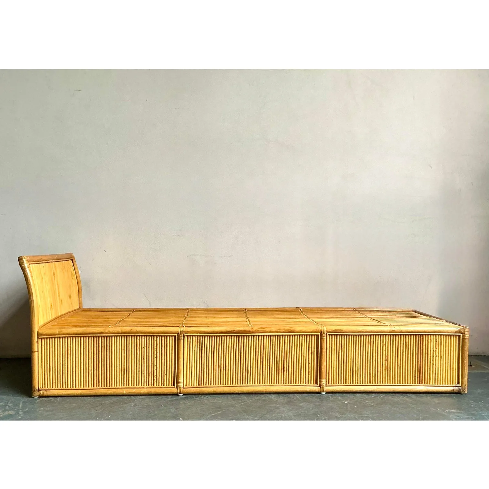 Vintage Boho Rattan Day Bed — additional photo 6