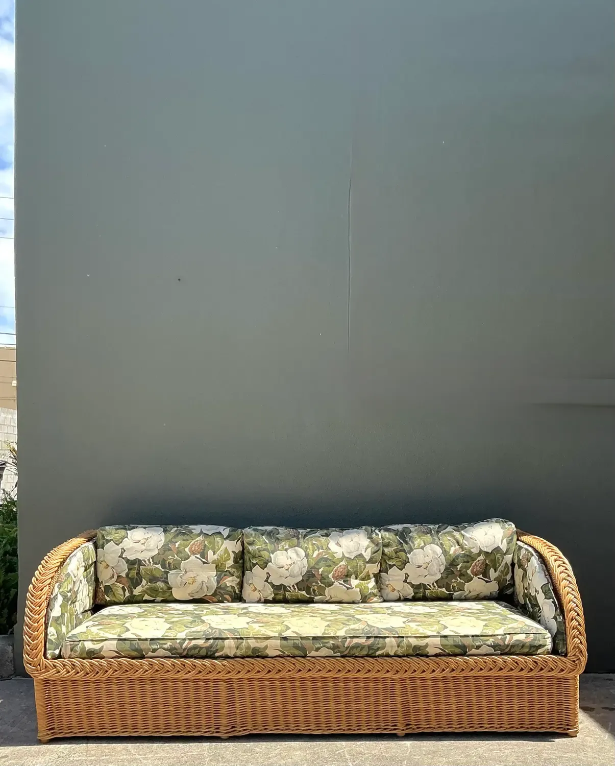 Vintage Braided Rattan Magnolia Print Sofa — additional photo 5
