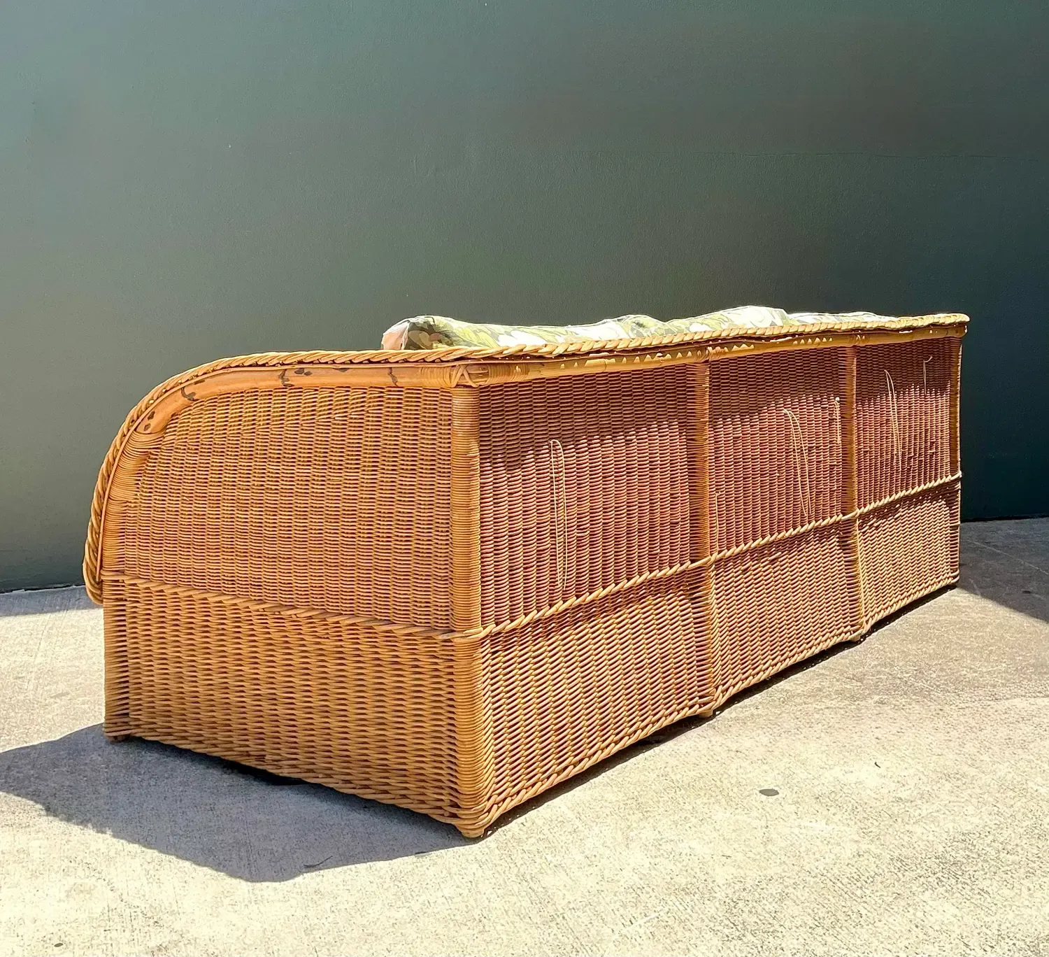 Vintage Braided Rattan Magnolia Print Sofa — additional photo 6