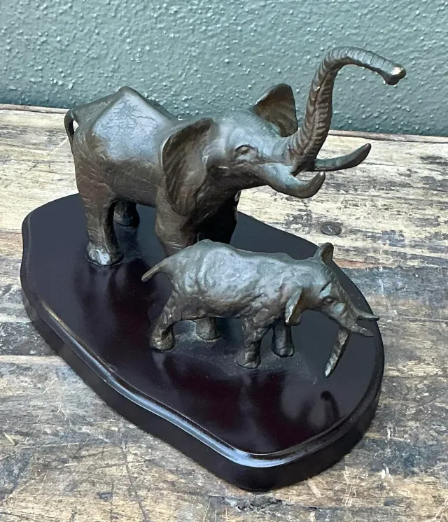 Vintage Bronze Elephant Family — additional photo 7