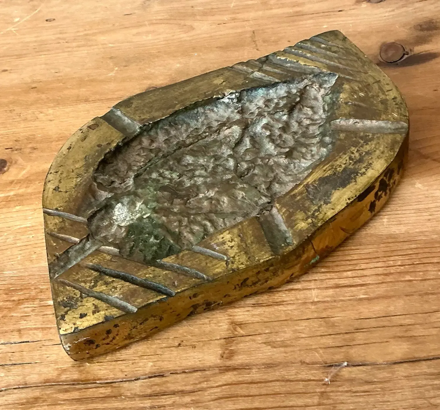 Vintage Brutalist Leaf Ashtray — additional photo 4