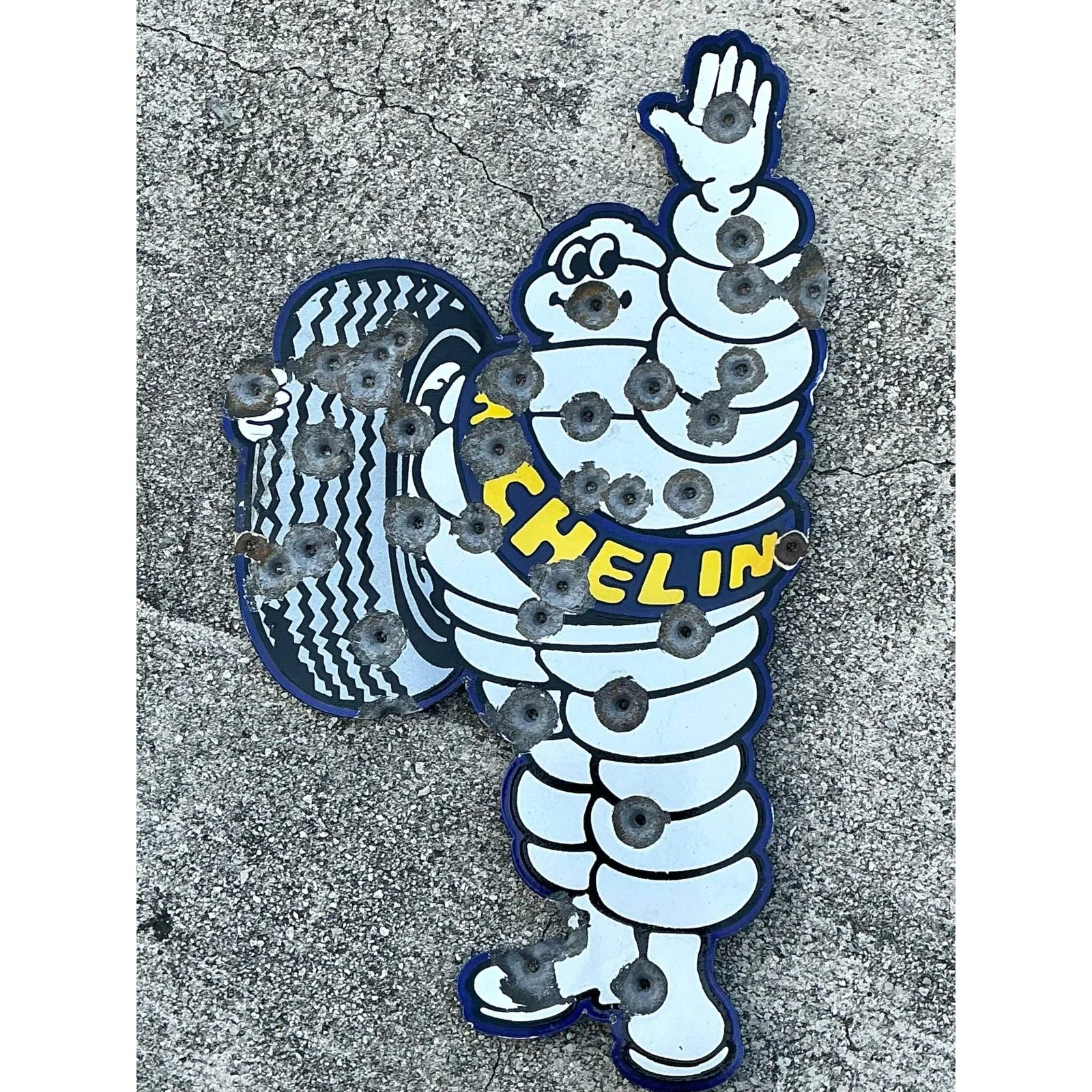 Vintage Bullet Anole Michelin Man Wall Sculpture — additional photo 1