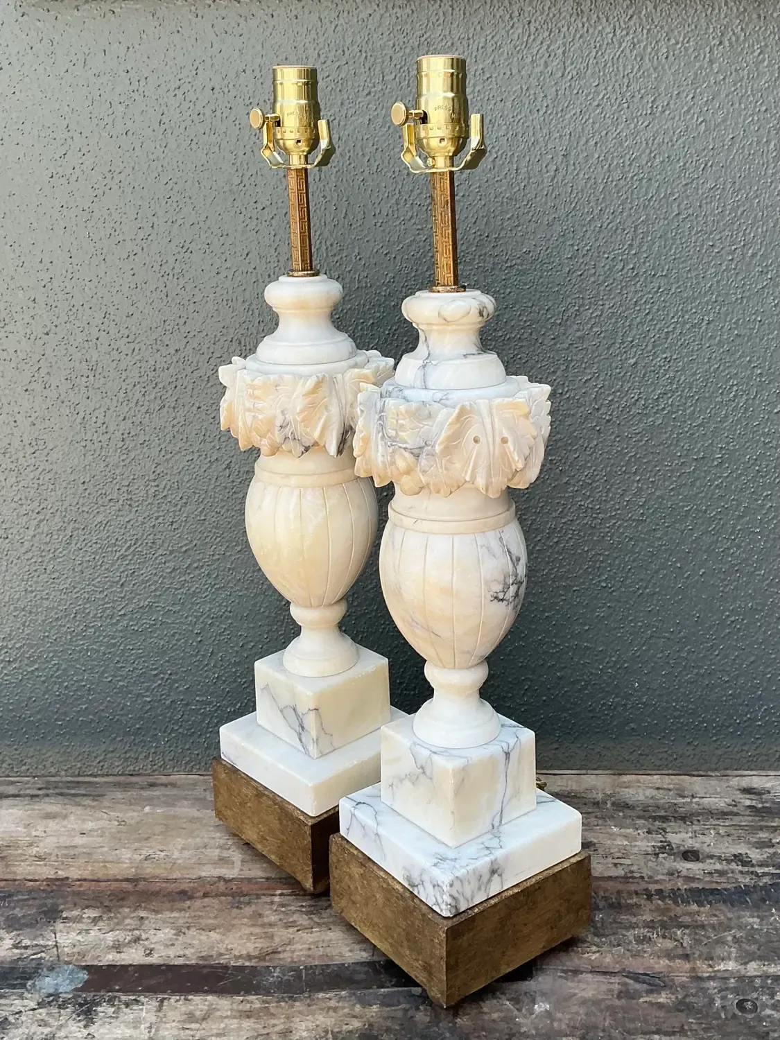 Vintage Carved Alabaster Leaves Lamps - A Pair — additional photo 3