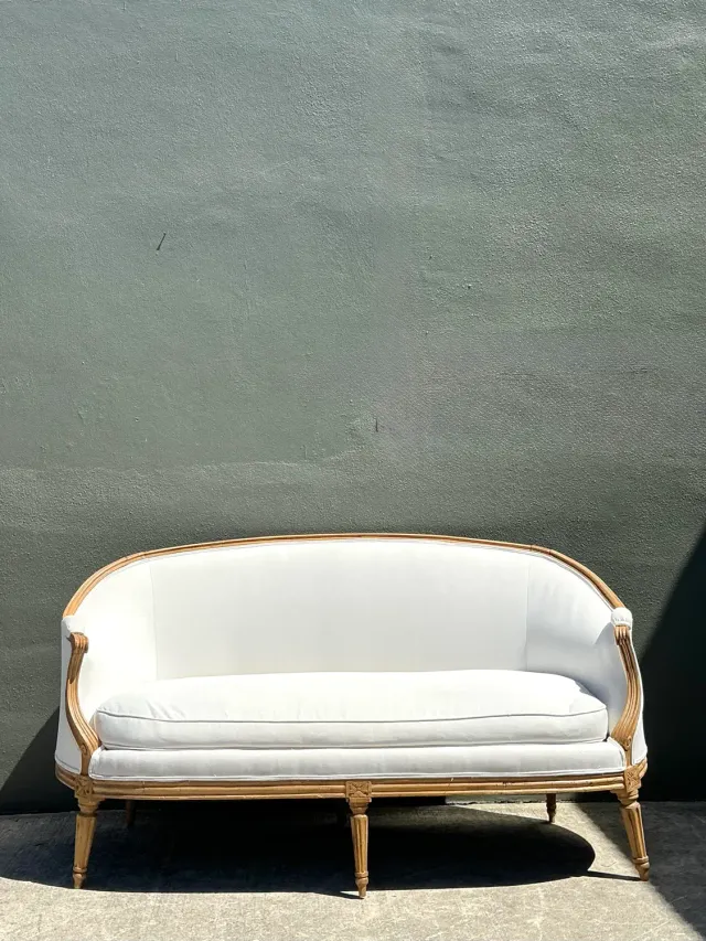 Vintage Carved Canape Sofa — additional photo 4