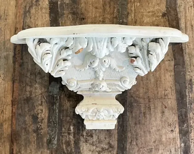 Vintage Carved Wood Bracket — additional photo 3