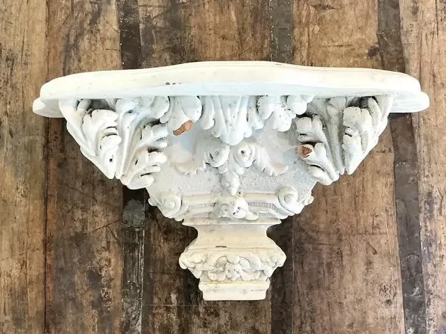 Vintage Carved Wood Bracket — additional photo 4