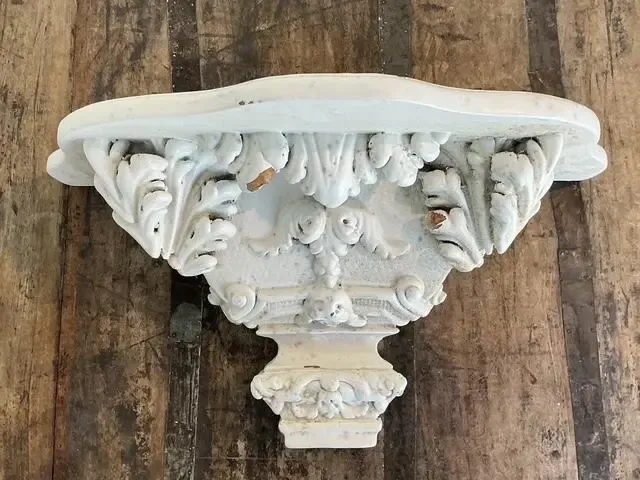 Vintage Carved Wood Bracket — additional photo 8