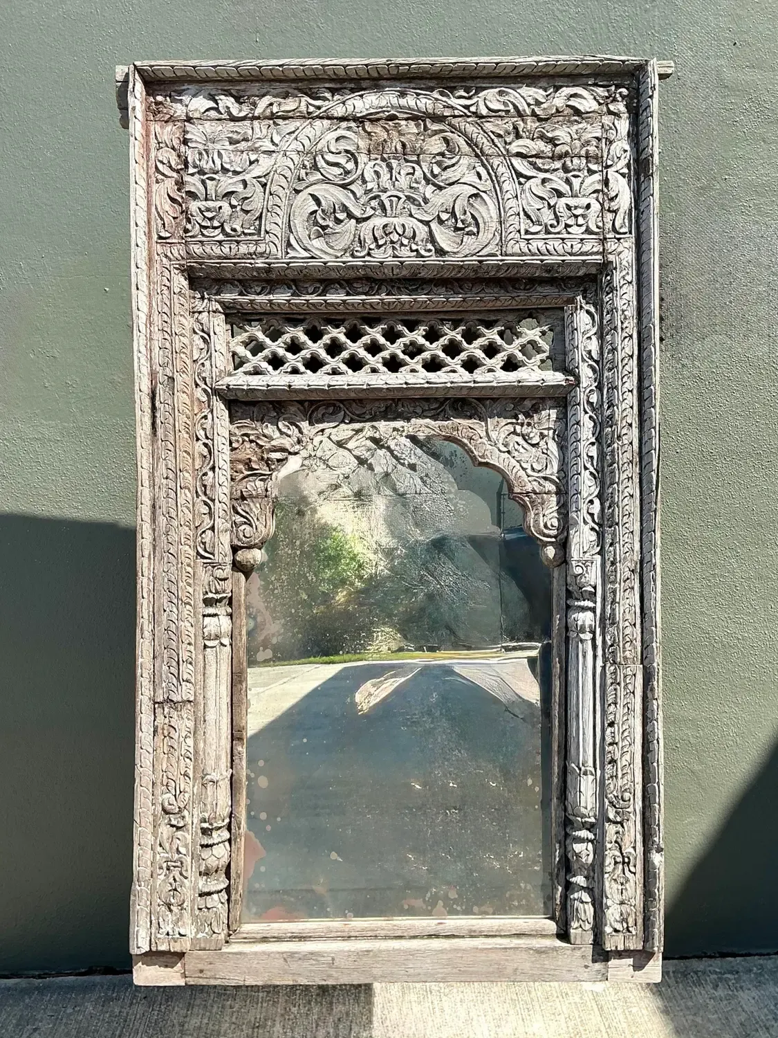 Vintage Carved Wood Distressed Arch Mirror — additional photo 1