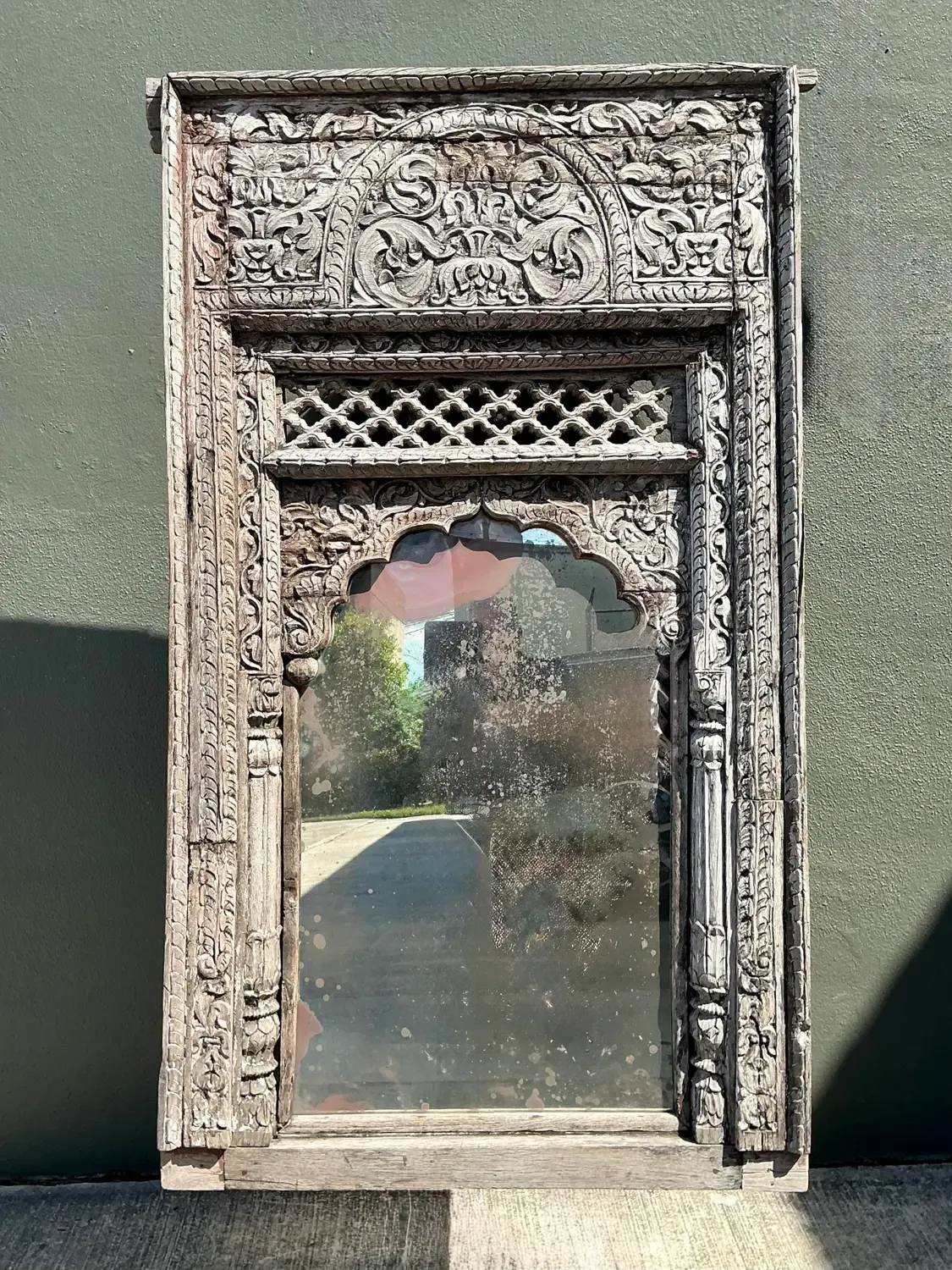 Vintage Carved Wood Distressed Arch Mirror — additional photo 5