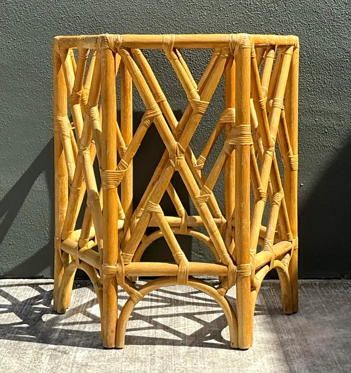 Vintage Chinese Chippendale Rattan Table Pedestal — additional photo 2