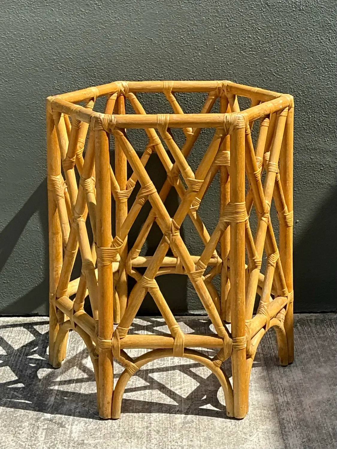 Vintage Chinese Chippendale Rattan Table Pedestal — additional photo 4