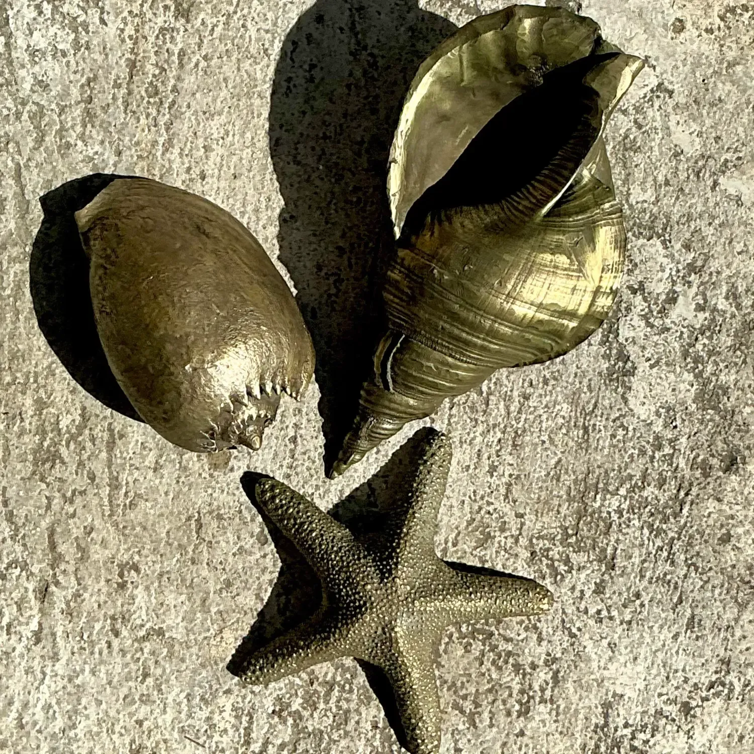 Vintage Coastal Burnished Brass Shells- Set of 3 — additional photo 3