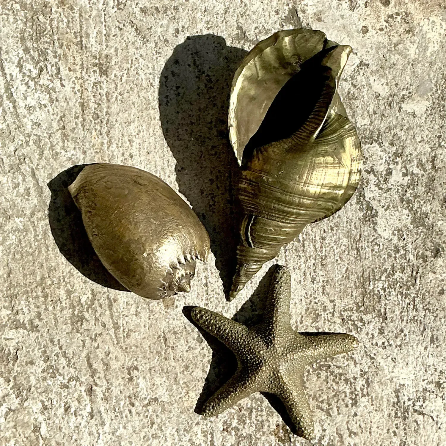 Vintage Coastal Burnished Brass Shells- Set of 3 — additional photo 4