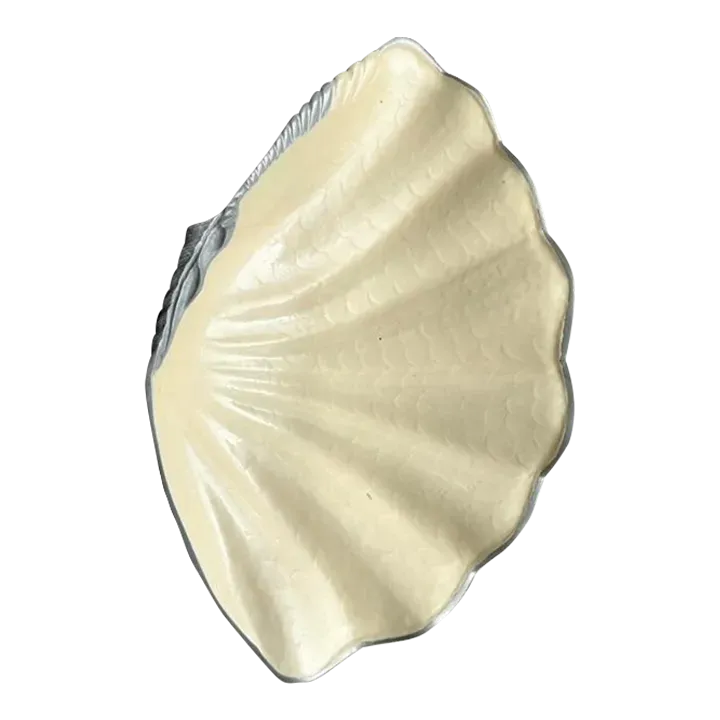 Vintage Coastal Julia Knight Enameled Cast Aluminum Giant Clam Shell