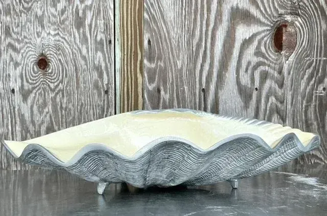 Vintage Coastal Julia Knight Enameled Cast Aluminum Giant Clam Shell — additional photo 5