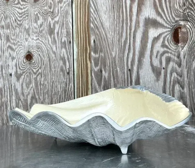 Vintage Coastal Julia Knight Enameled Cast Aluminum Giant Clam Shell — additional photo 6