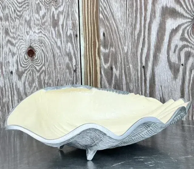 Vintage Coastal Julia Knight Enameled Cast Aluminum Giant Clam Shell — additional photo 8
