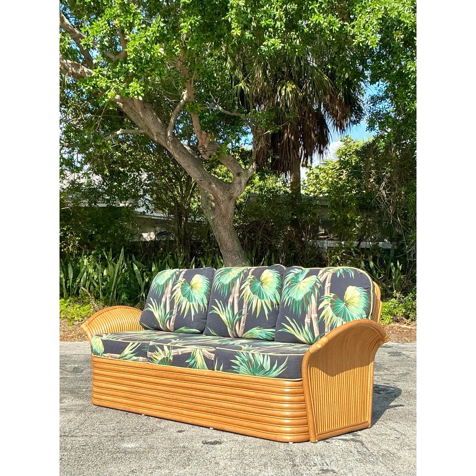 Vintage Coastal Palm Print Rattan Sofa — additional photo 7