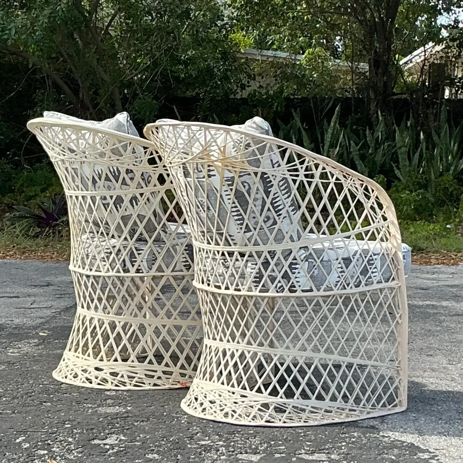 Vintage Coastal Spun Fiberglass Lounge Chairs - a Pair — additional photo 3