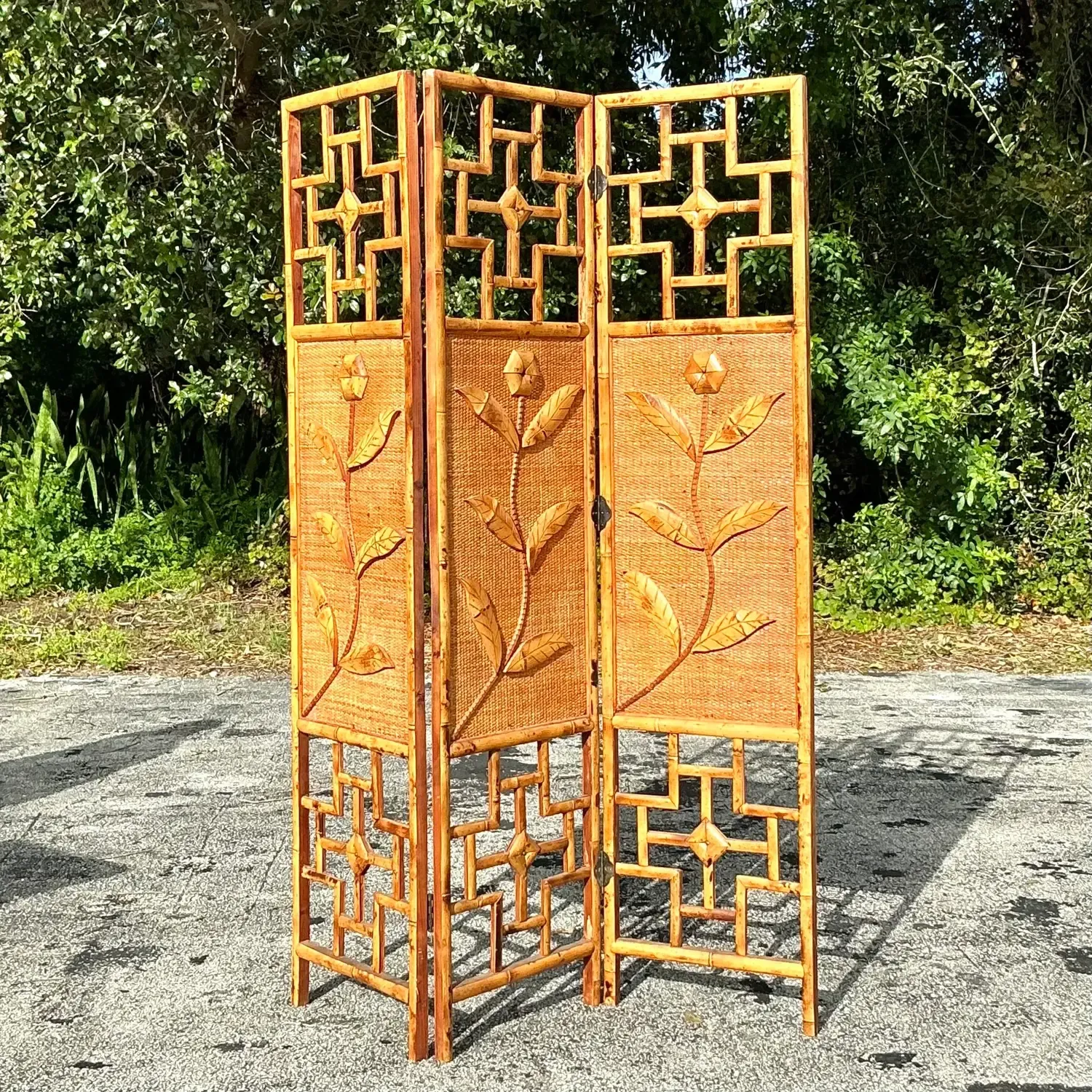 Vintage Coastal Woven Rattan Flowers Screen — additional photo 3