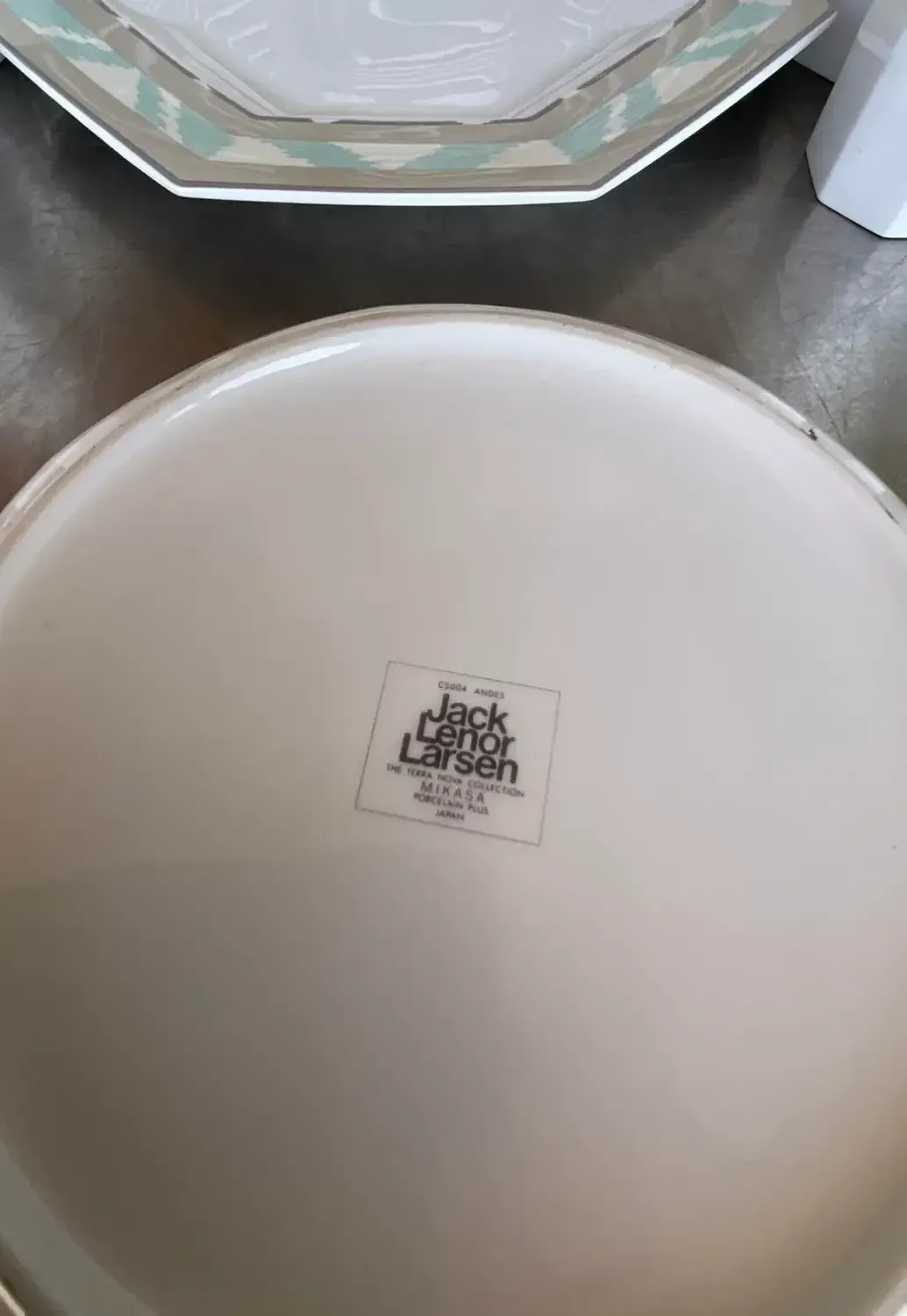Vintage Contemporary Jack Lenor Larsen for Mikasa China Service - 97 Pieces — additional photo 6