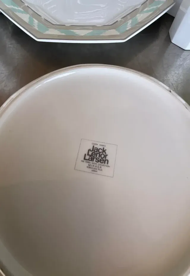 Vintage Contemporary Jack Lenor Larsen for Mikasa China Service - 97 Pieces — additional photo 6