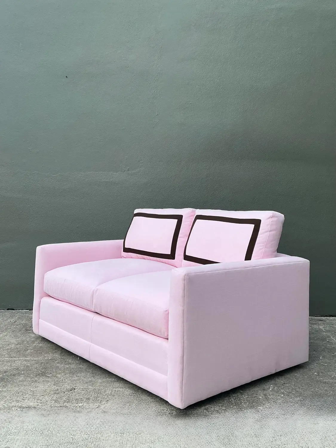 Vintage Cr Laine Loveseat in Romo “Linea Rosewater” With Samuel and Sons Trim — additional photo 3