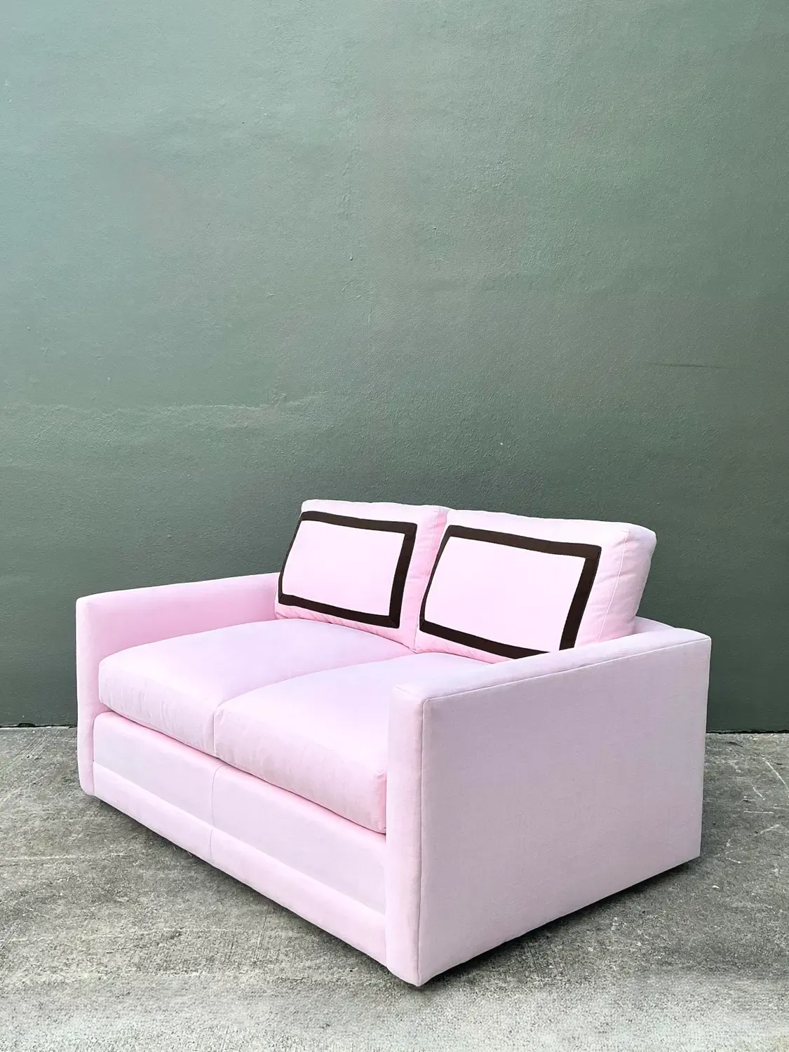 Vintage Cr Laine Loveseat in Romo “Linea Rosewater” With Samuel and Sons Trim — additional photo 4