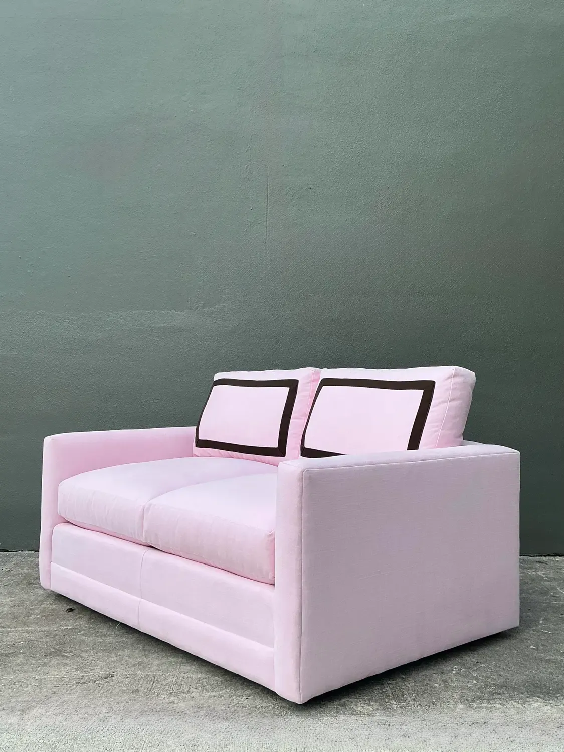 Vintage Cr Laine Loveseat in Romo “Linea Rosewater” With Samuel and Sons Trim — additional photo 5