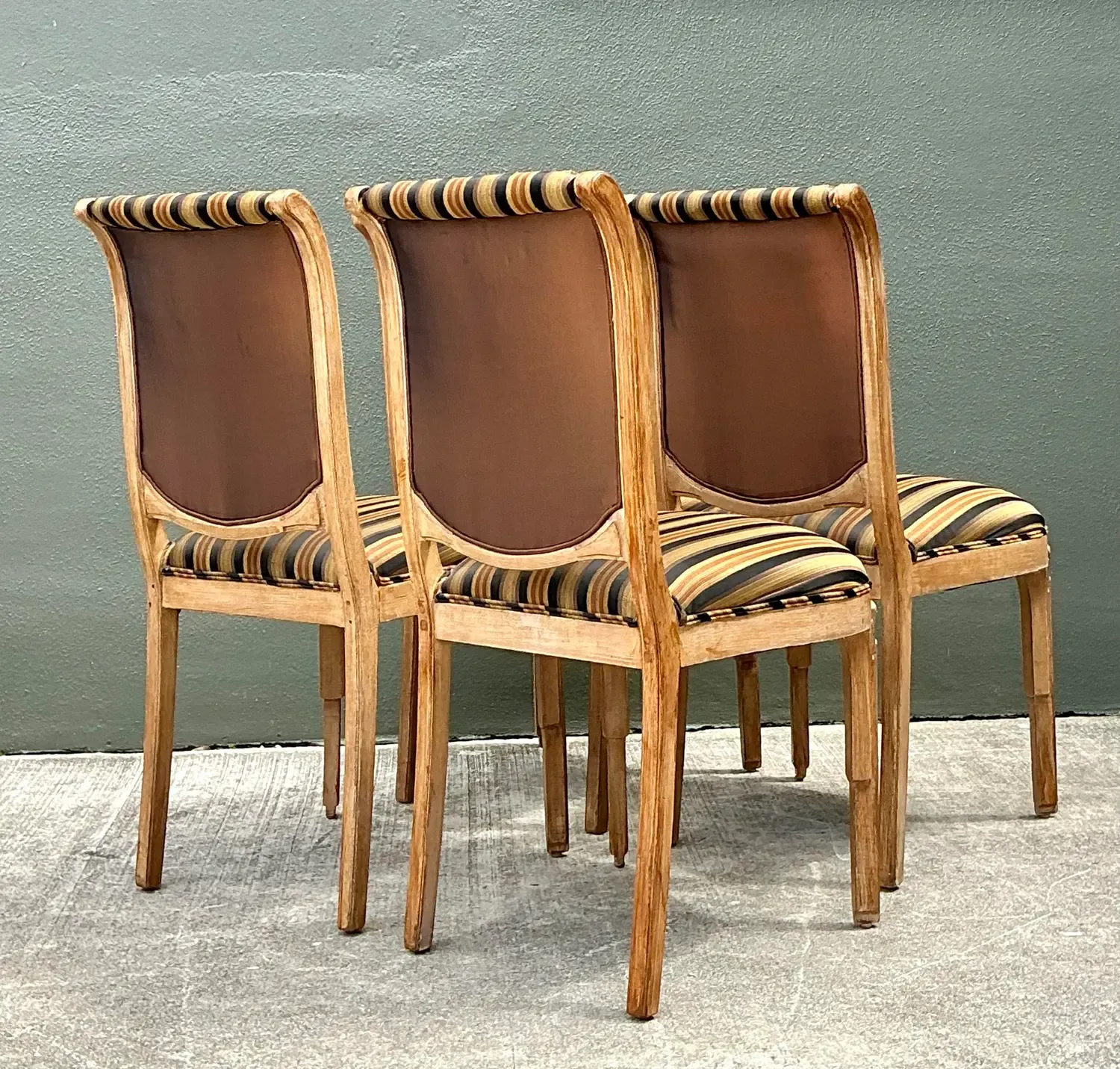 Vintage Deco Carved Dining Chairs - Set of 4 — additional photo 4