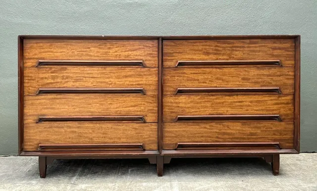 Vintage Drexel Perspective Mahogany Dresser — additional photo 5