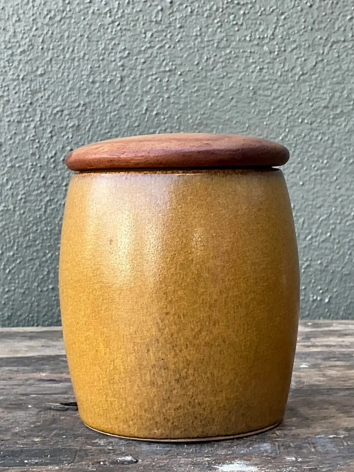 Vintage Dunhill Lidded Ceramic Tobacco Jar — additional photo 4