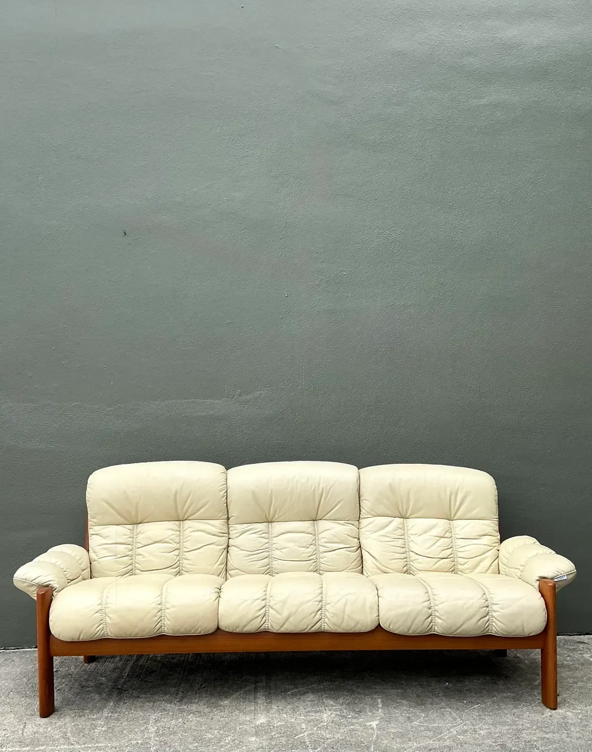 Vintage Ekornes Channel Tufted Leather Sofa — additional photo 7