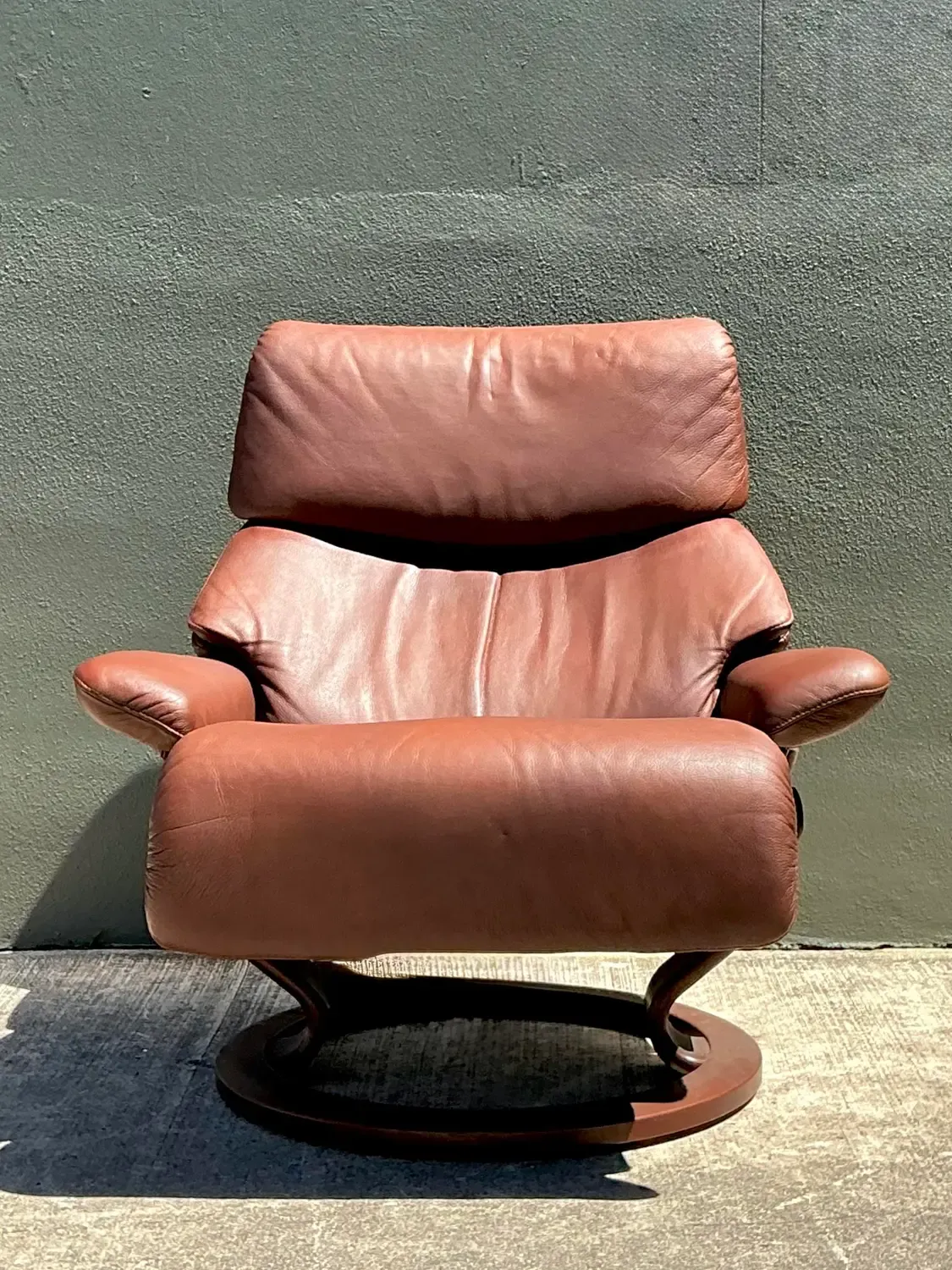 Vintage Ekornes “Stressless” Leather Lounge Chair — additional photo 4