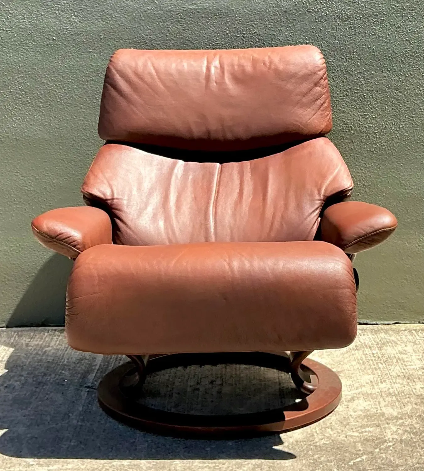 Vintage Ekornes “Stressless” Leather Lounge Chair — additional photo 5