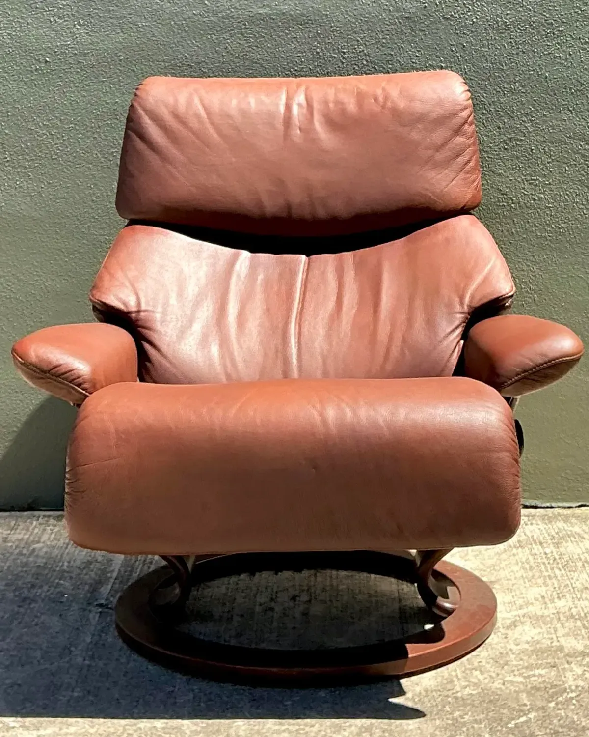 Vintage Ekornes “Stressless” Leather Lounge Chair — additional photo 5