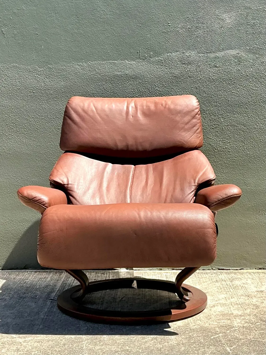 Vintage Ekornes “Stressless” Leather Lounge Chair — additional photo 6