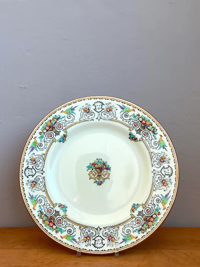 Vintage English Staffordshire “Renaissance” China - Set of 5 — additional photo 1