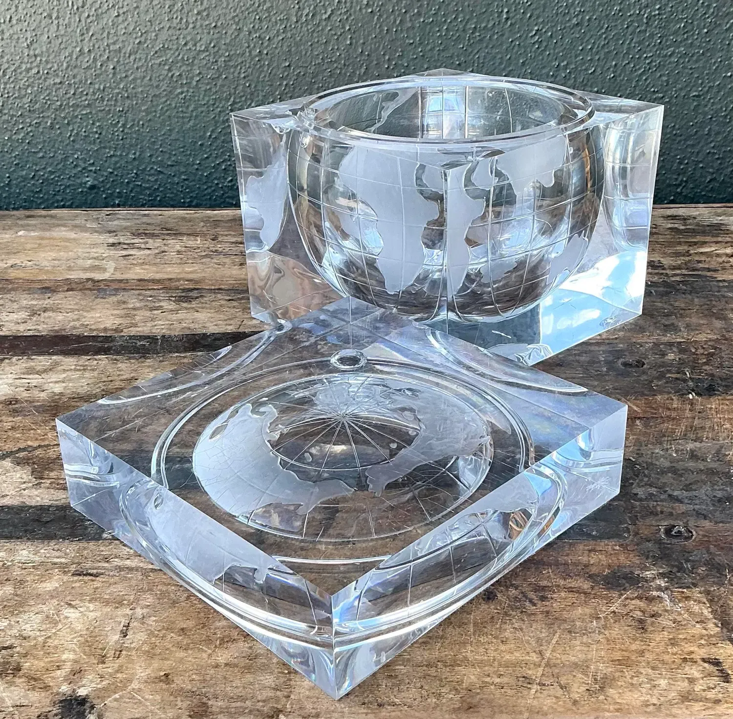 Vintage Etched Lucite Global Ice Bucket — additional photo 4