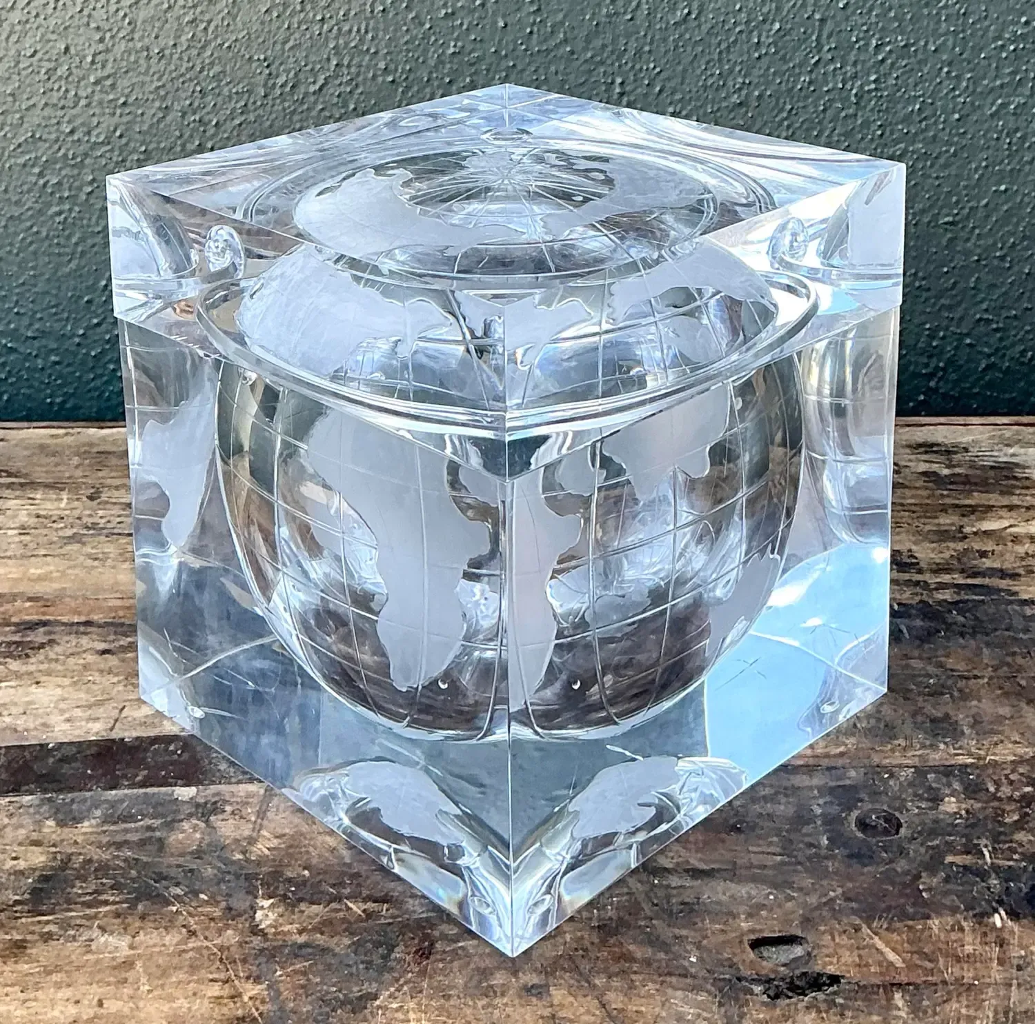 Vintage Etched Lucite Global Ice Bucket — additional photo 6