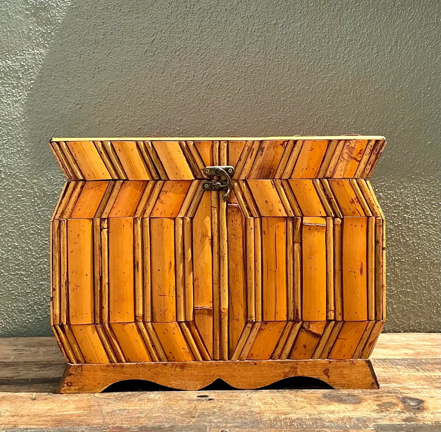Vintage Faceted Rattan Box — additional photo 6