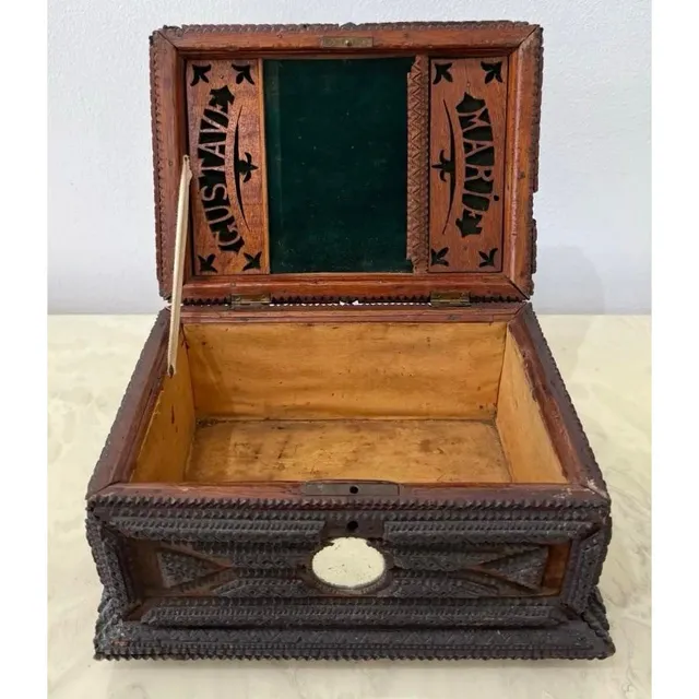 Vintage Folk Art Tramp Art Box With Mirror Detail — additional photo 1