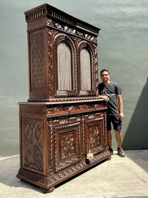 Vintage French Hand Carved Cabinet — additional photo 3