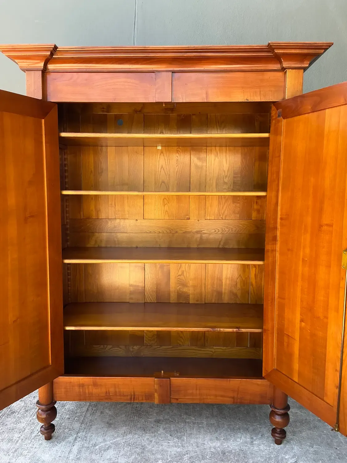 Vintage Geka Column Armoire — additional photo 4