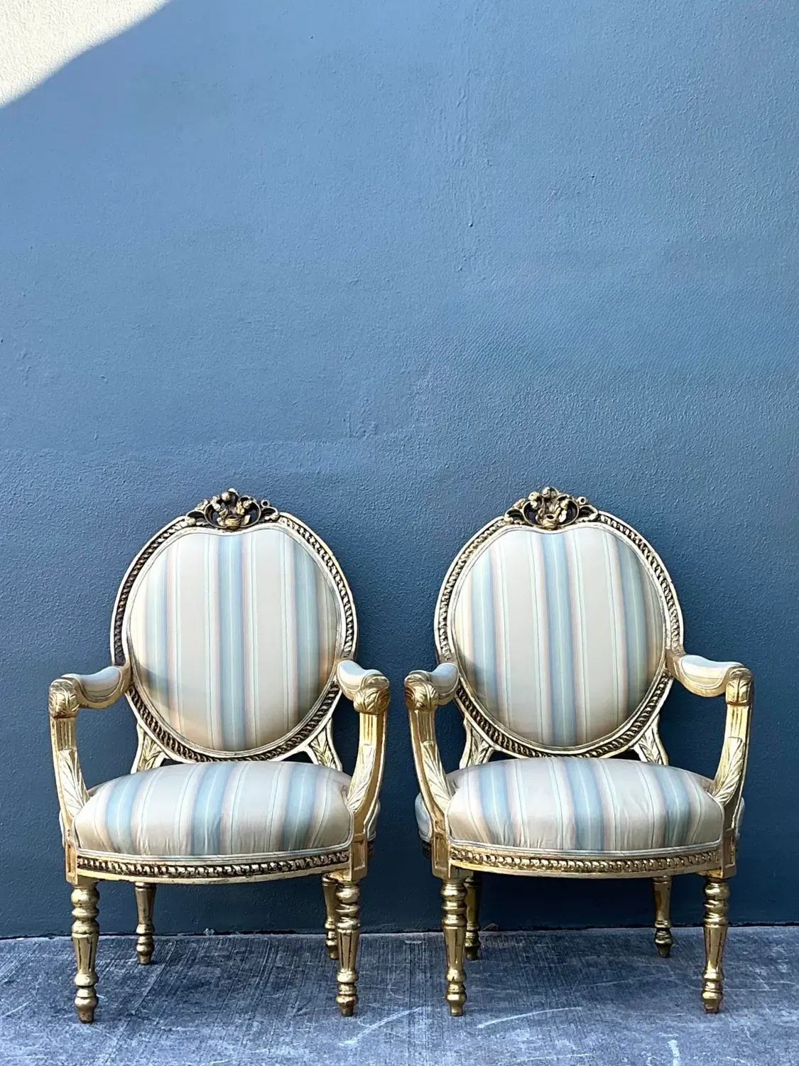 Vintage Gilt Medallion Fauteuil Chairs - A Pair — additional photo 4
